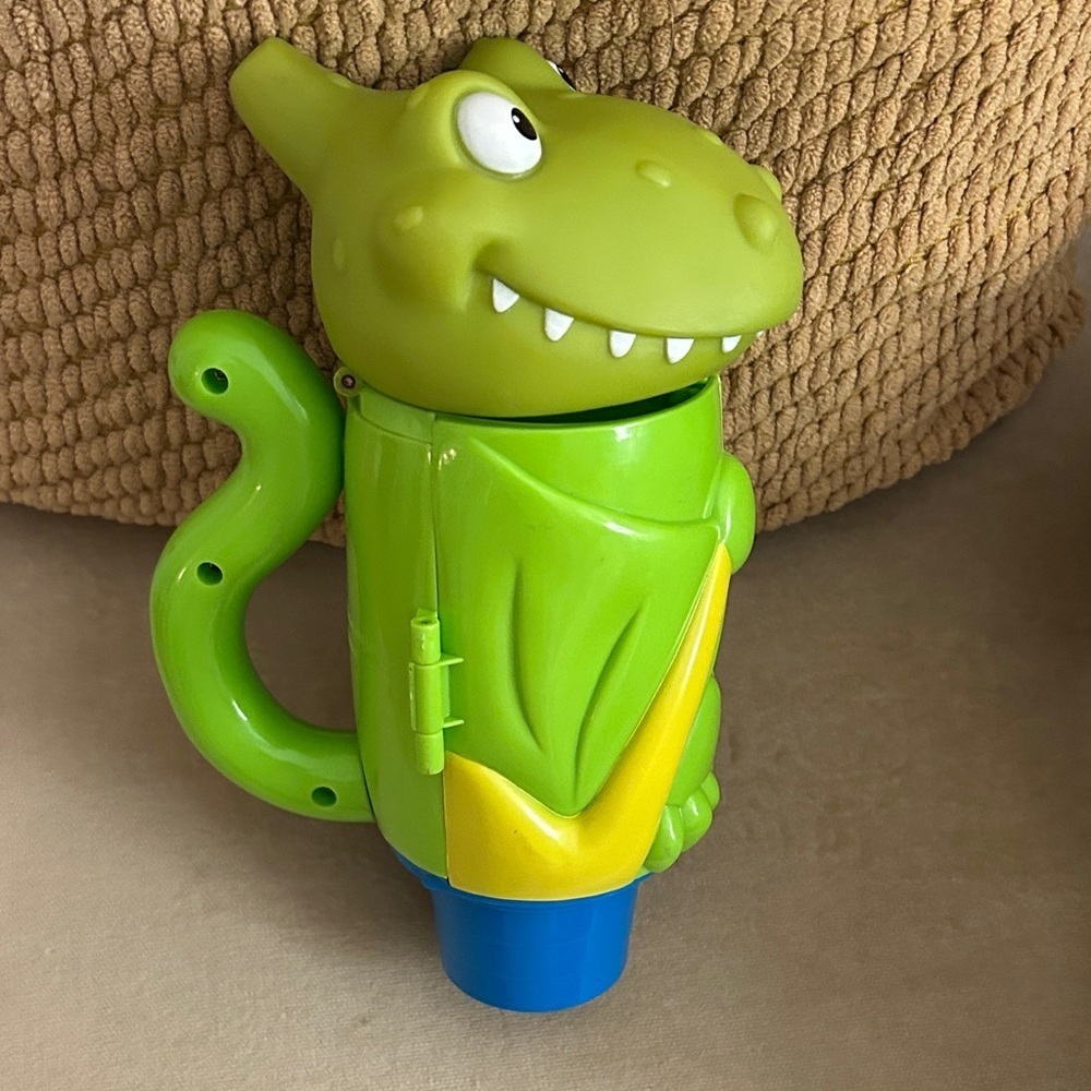 Crayola Green Dinosaur Creativity Kit - Picture 5 of 5